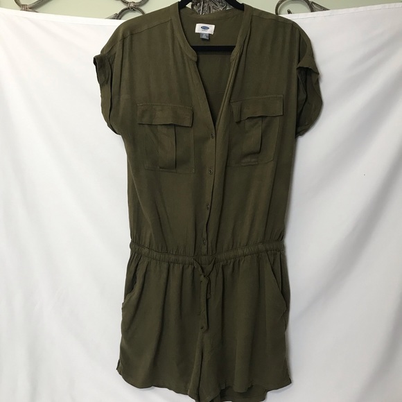 Old Navy Pants - Old Navy short romper